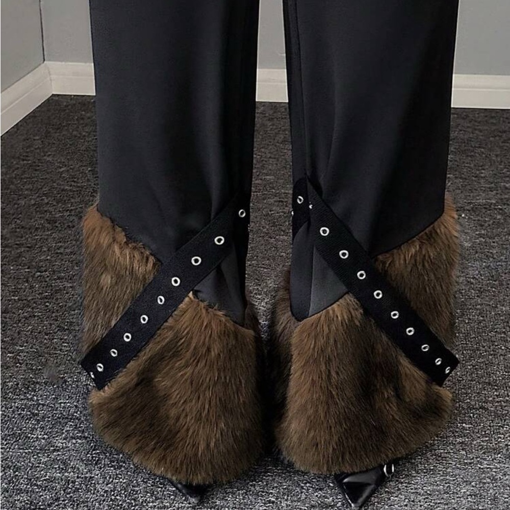 Stylish Black Flare Pants with Fur Trim - Picture 7 of 9